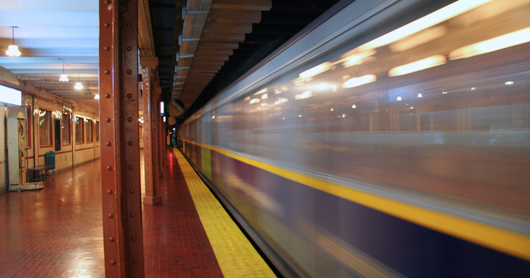 FUGIR COM O RABO À SERINGA